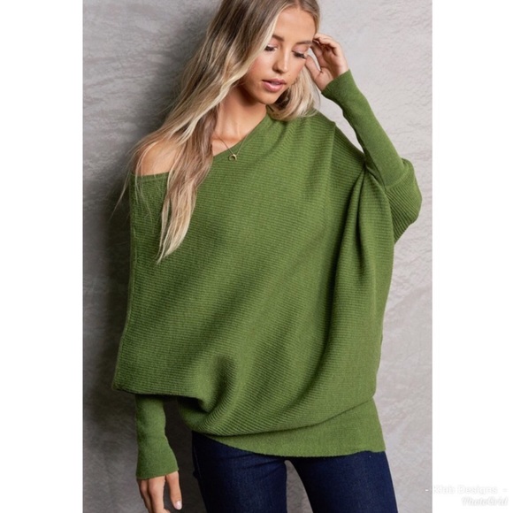 COPY - ✨RESTOCK ✨Olive Green Slouchy Sweater 🍁🌾🌱 - Picture 1 of 6